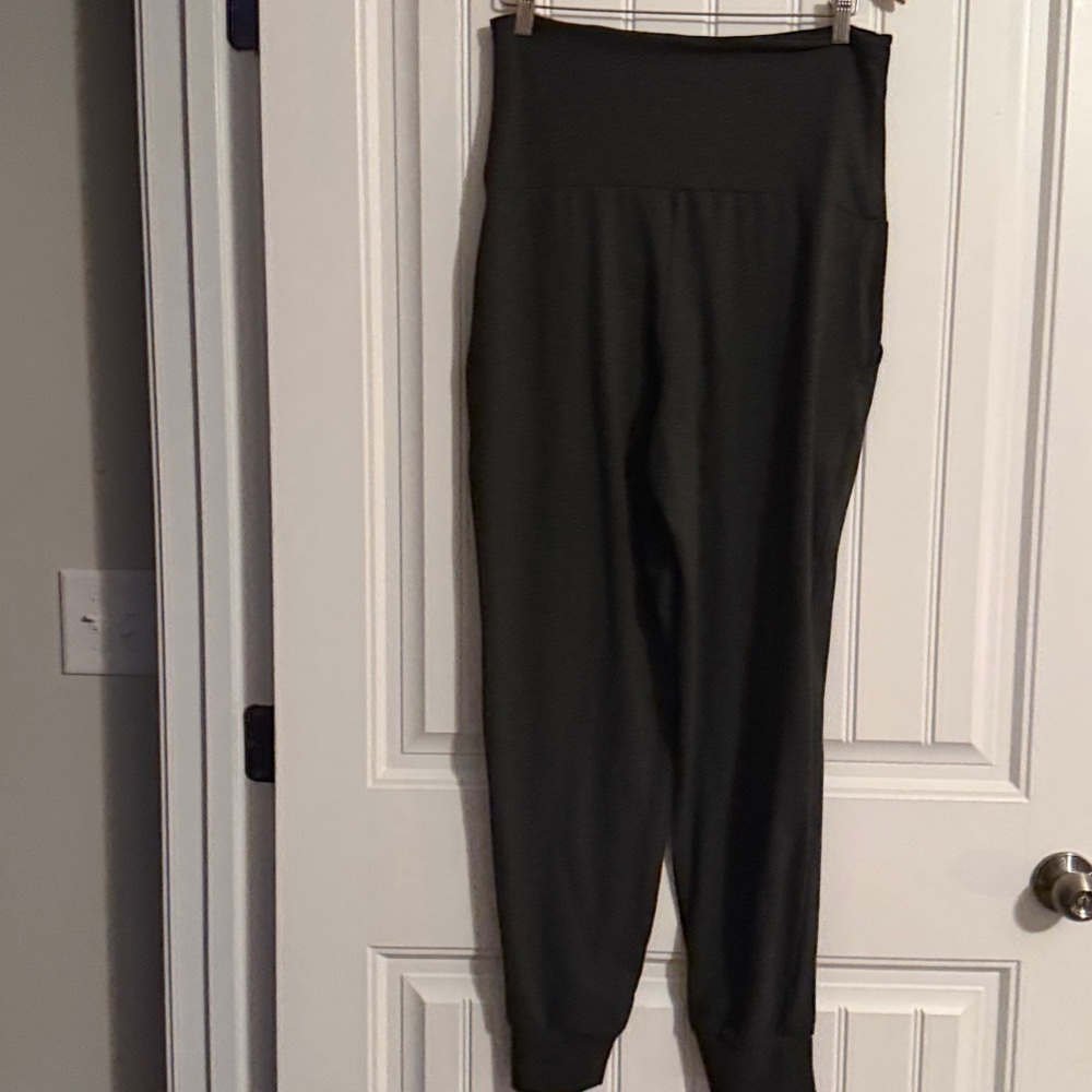 Maternity Joggers Size Large - Picture 3 of 4